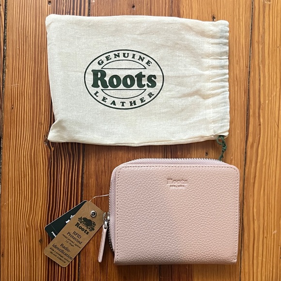 Roots Pink Leather Wallet - Picture 1 of 4